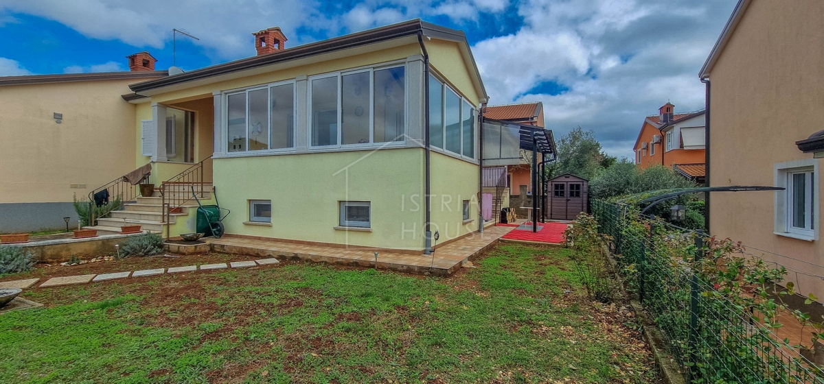 Parenzo, dintorni, casa bifamiliare con vista mare