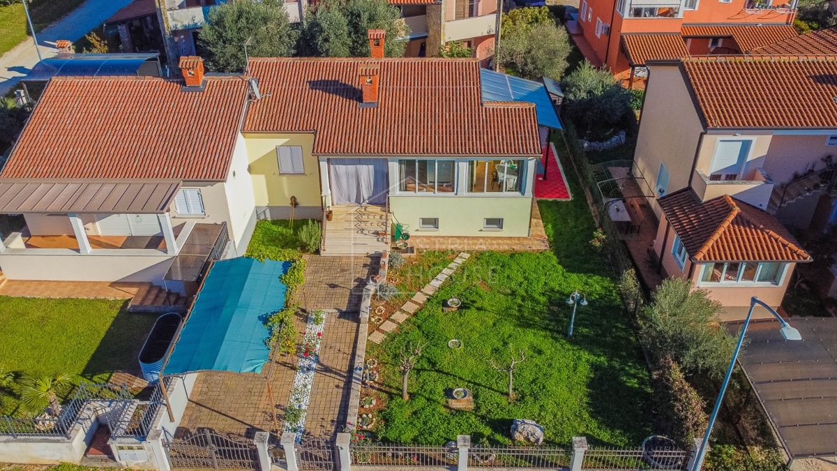 Parenzo, dintorni, casa bifamiliare con vista mare