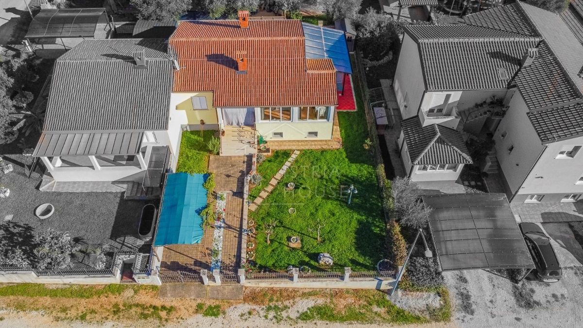 Parenzo, dintorni, casa bifamiliare con vista mare