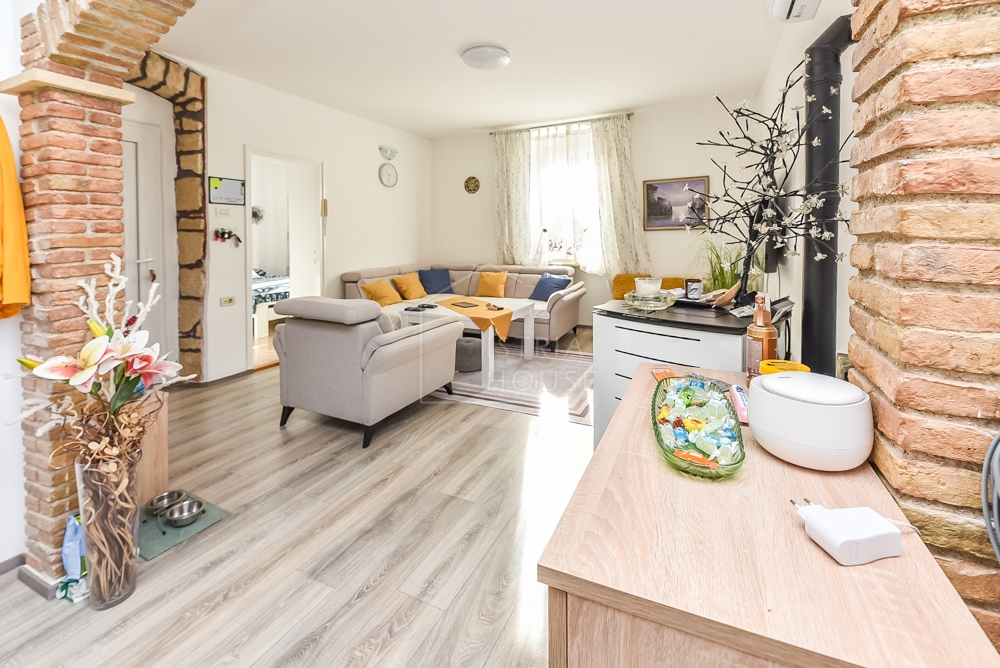 Bale, appartamento ristrutturato in un edificio