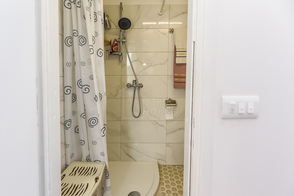 Bale, appartamento ristrutturato in un edificio