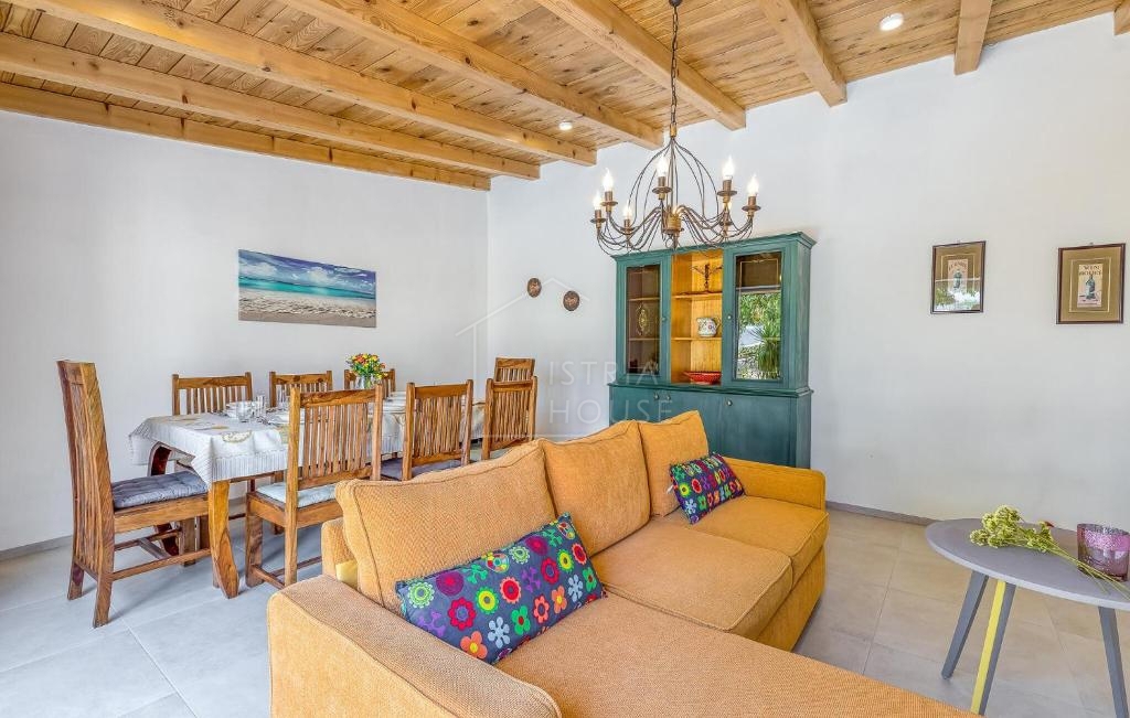 Canfanaro, dintorni, casa istriana ristrutturata con piscina