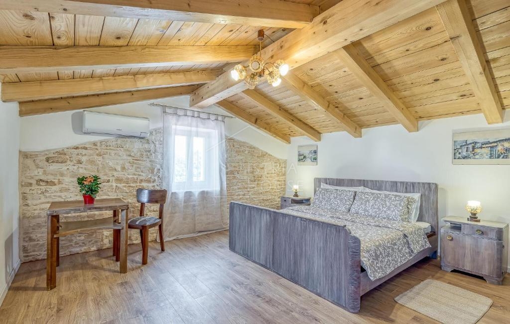 Canfanaro, dintorni, casa istriana ristrutturata con piscina