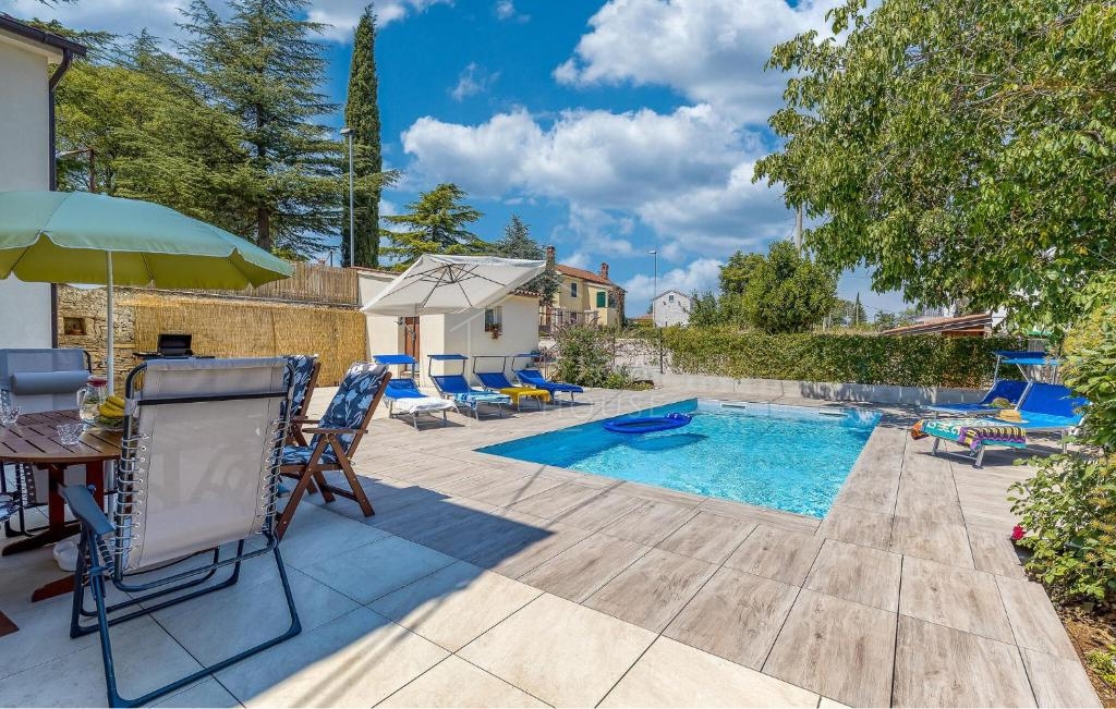 Canfanaro, dintorni, casa istriana ristrutturata con piscina