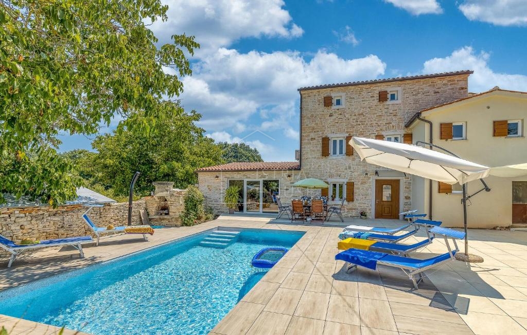 Canfanaro, dintorni, casa istriana ristrutturata con piscina