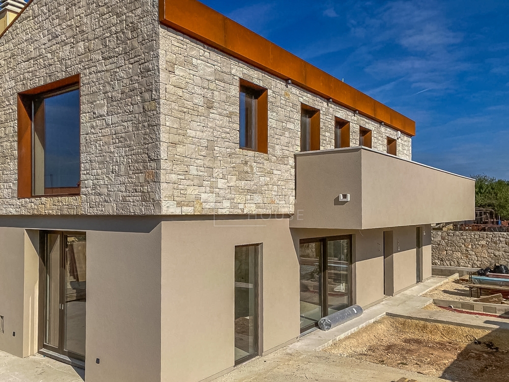 Rovigno, dintorni, villa di design in costruzione