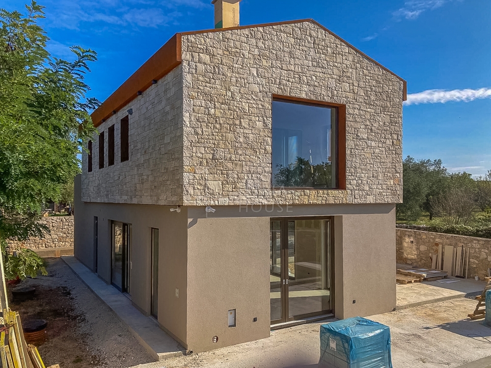 Rovigno, dintorni, villa di design in costruzione