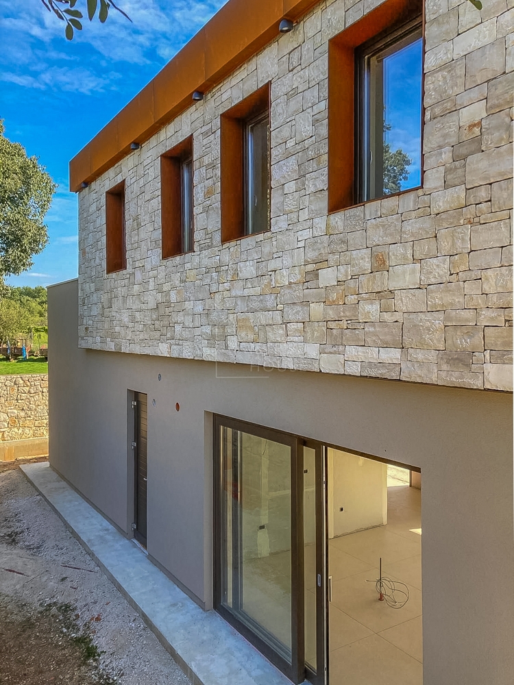 Rovigno, dintorni, villa di design in costruzione