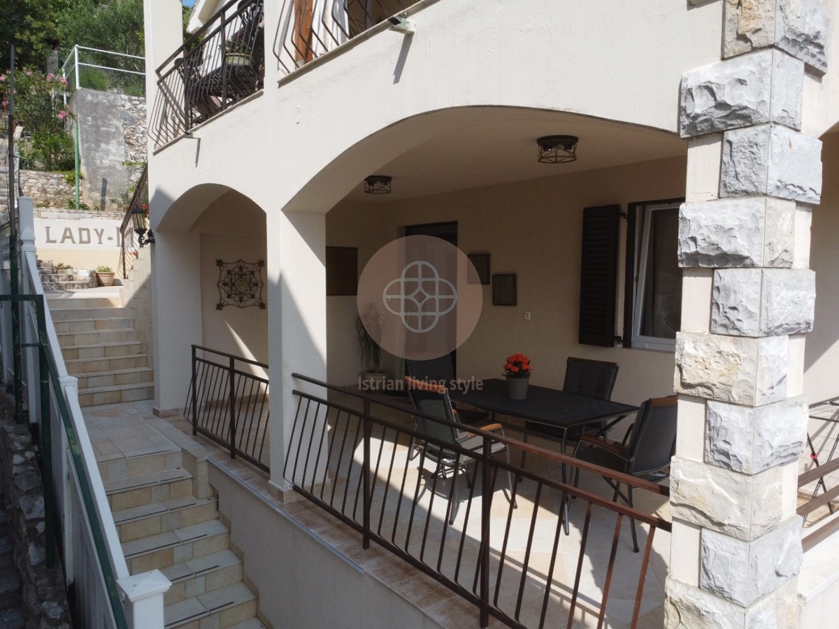 Fantastico condominio con vista mare sensazionale *a pochi passi dal mare*