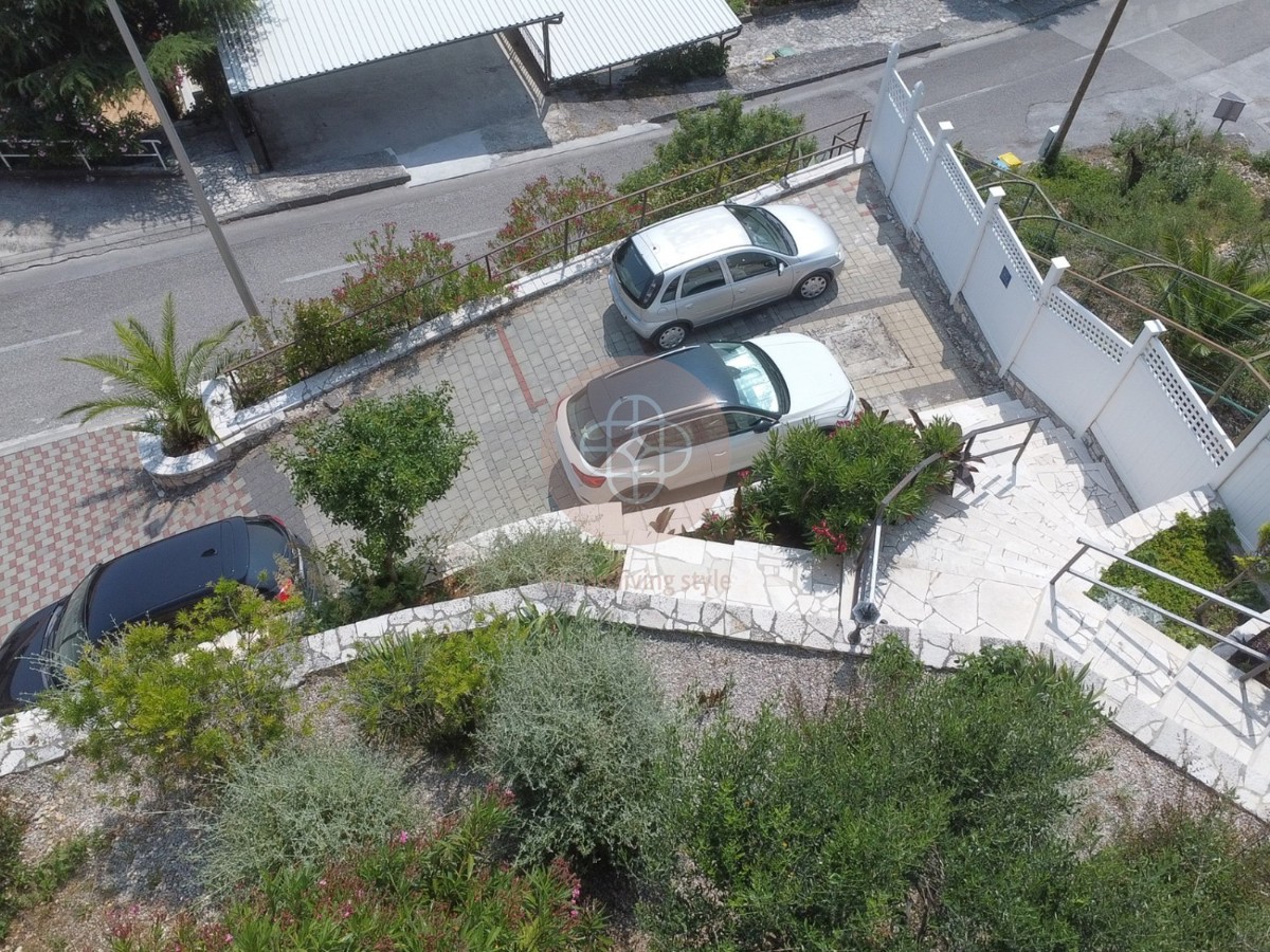 Fantastico condominio con vista mare sensazionale *a pochi passi dal mare*