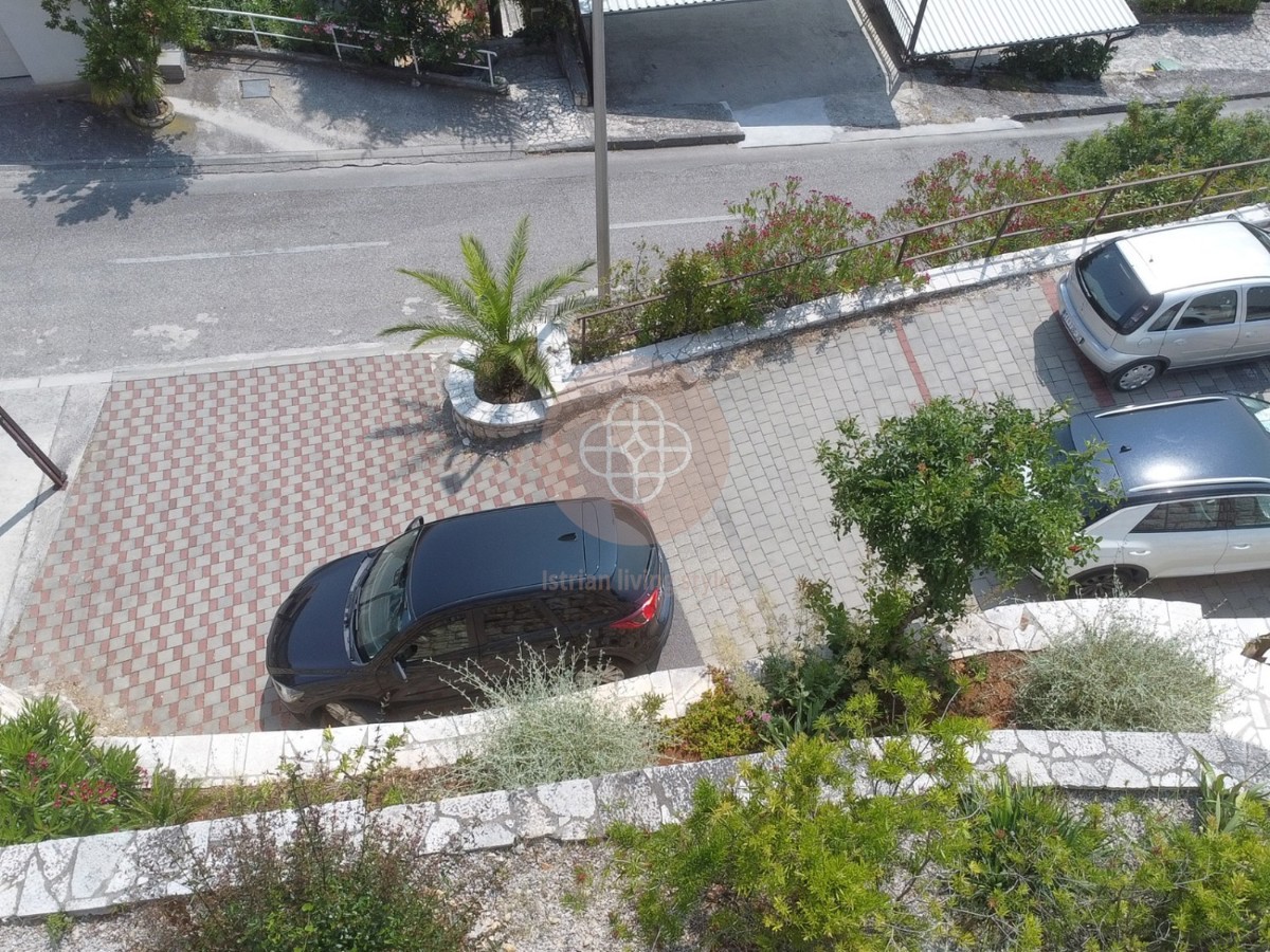 Fantastico condominio con vista mare sensazionale *a pochi passi dal mare*