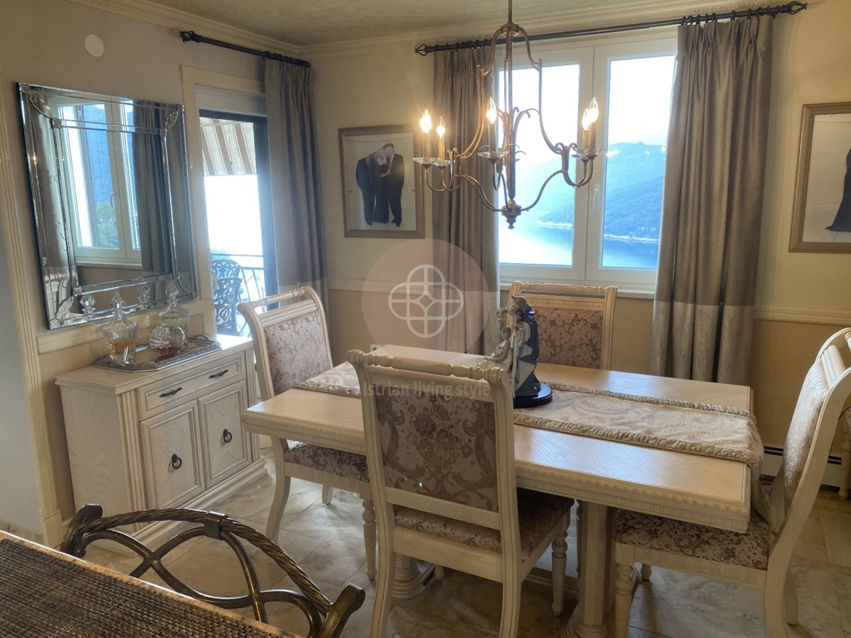 Fantastico condominio con vista mare sensazionale *a pochi passi dal mare*