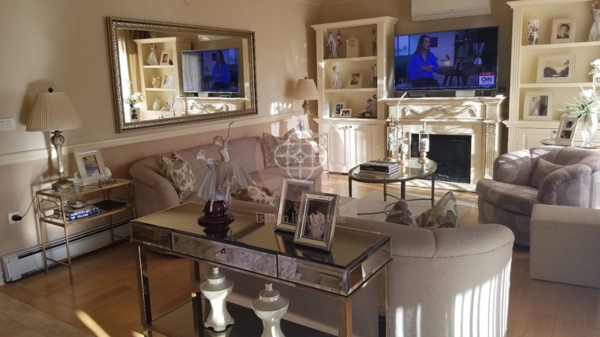 Fantastico condominio con vista mare sensazionale *a pochi passi dal mare*