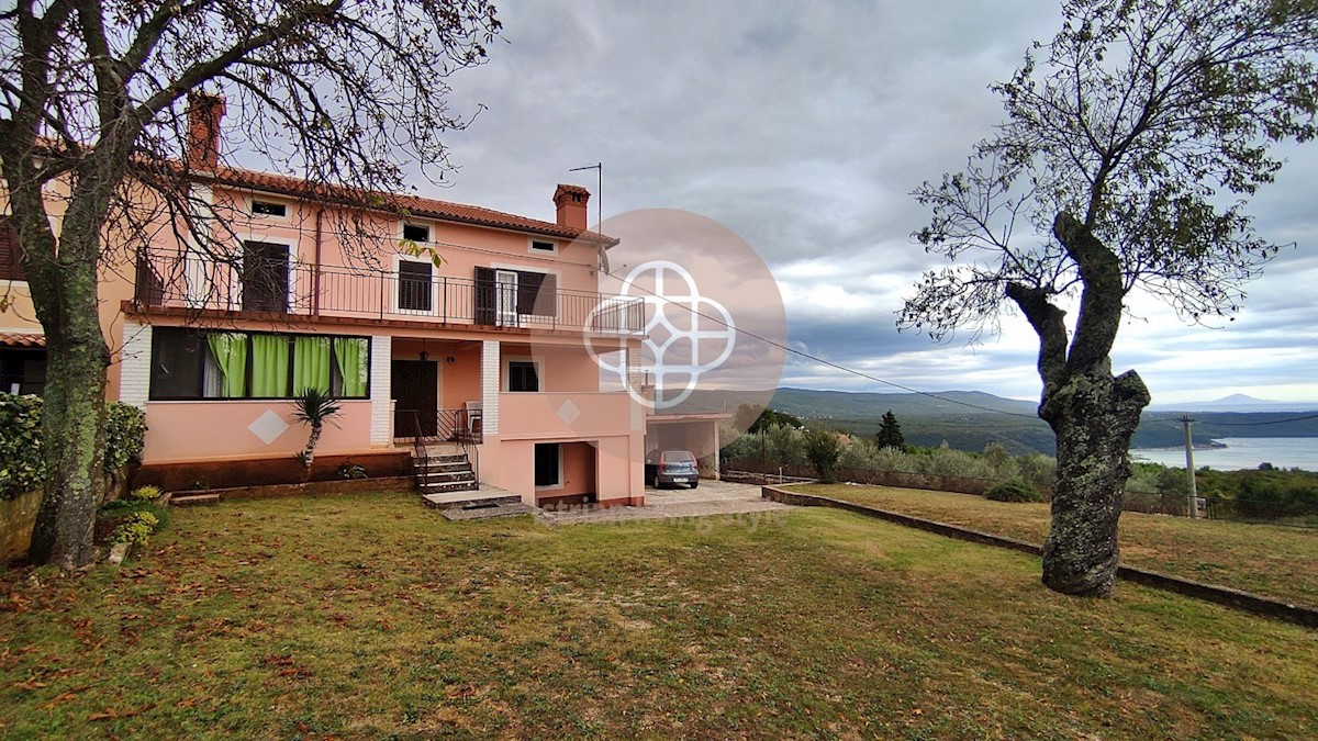 Casa a schiera con una vista unica sul mare!