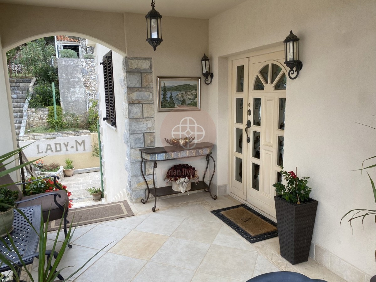 Appartamento di lusso con vista mare # Accesso indipendente, cortile privato + parcheggio! * ISTRIA, RABAC