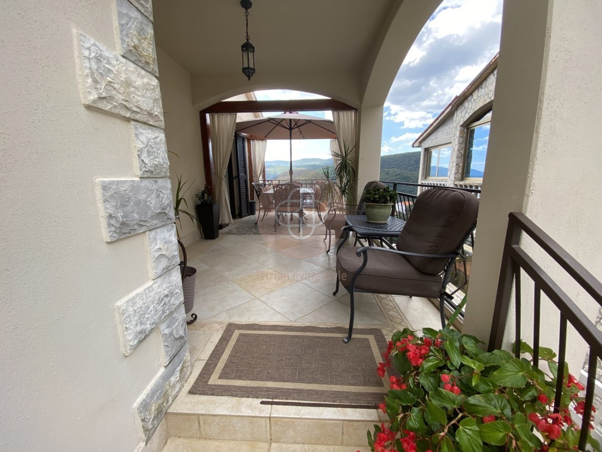 Appartamento di lusso con vista mare # Accesso indipendente, cortile privato + parcheggio! * ISTRIA, RABAC