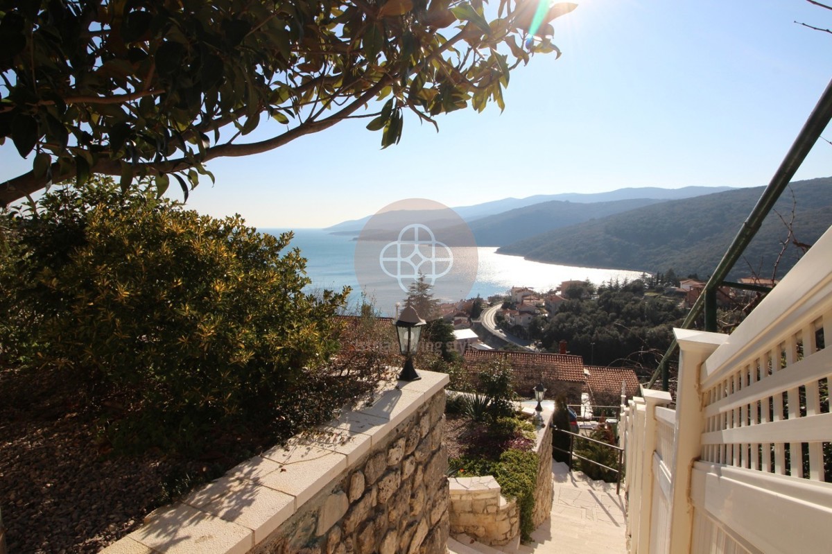 Appartamento di lusso con vista mare # Accesso indipendente, cortile privato + parcheggio! * ISTRIA, RABAC
