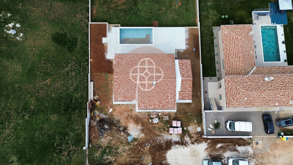 LABIN, Dintorni! Villa moderna con piscina in costruzione