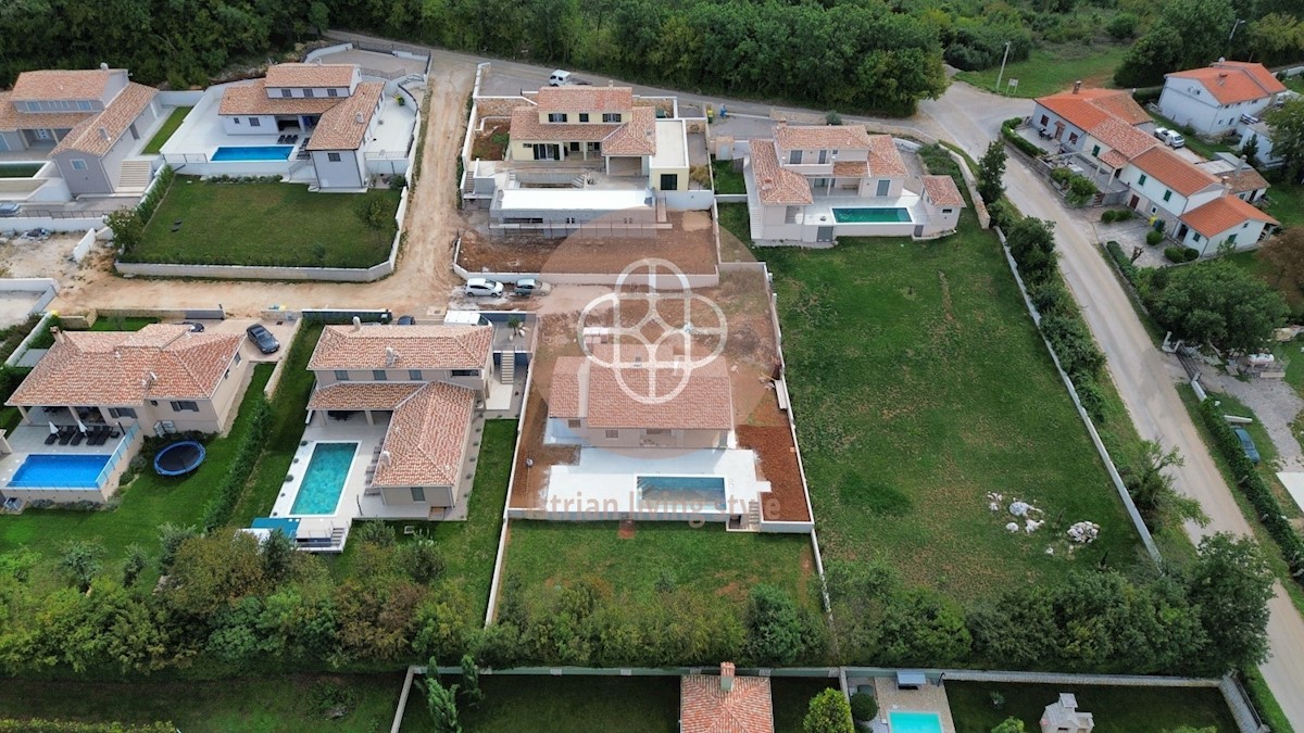 LABIN, Dintorni! Villa moderna con piscina in costruzione