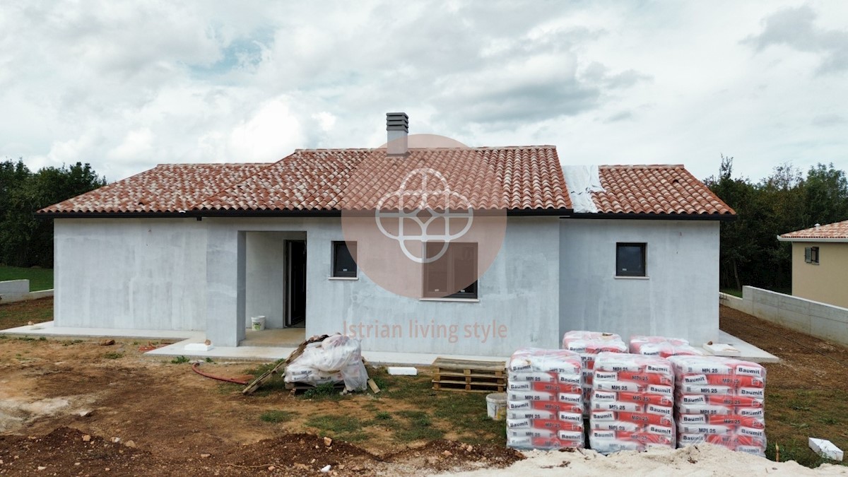 LABIN, Dintorni! Villa moderna con piscina in costruzione