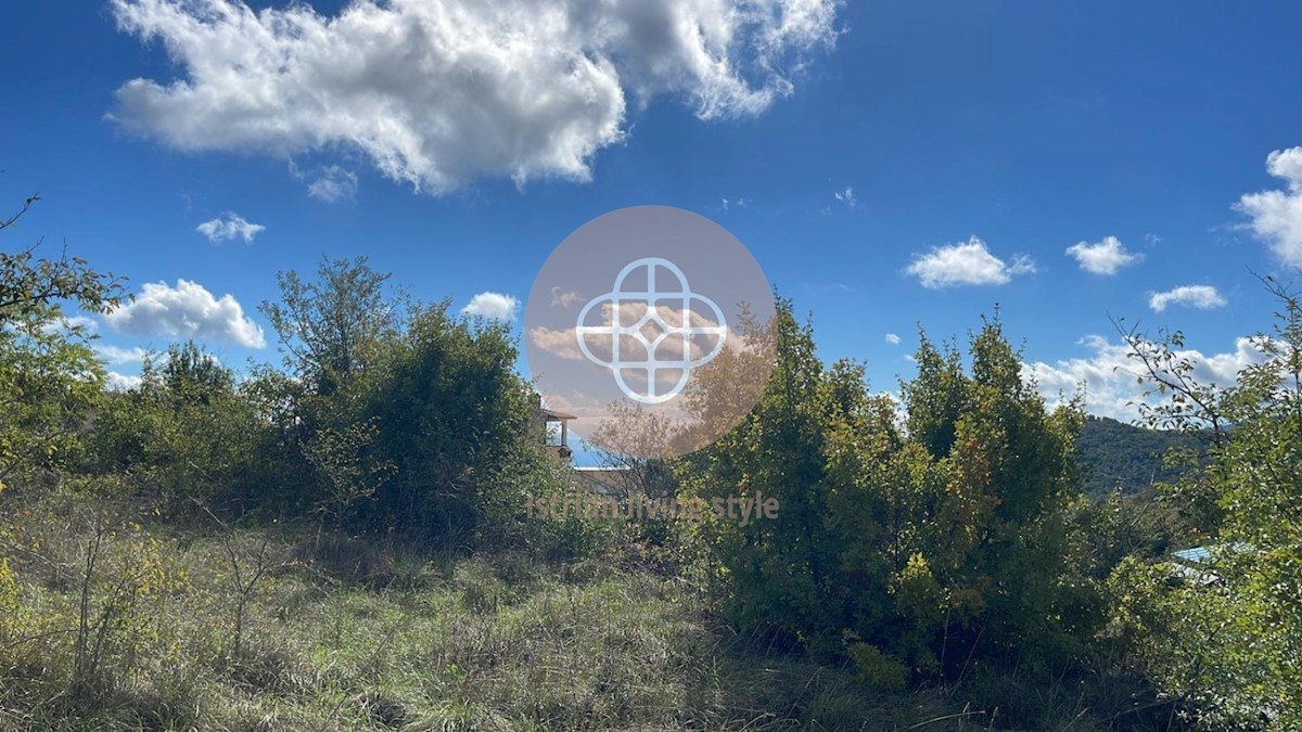 Terreno da sogno con vista sul mare e sul centro storico