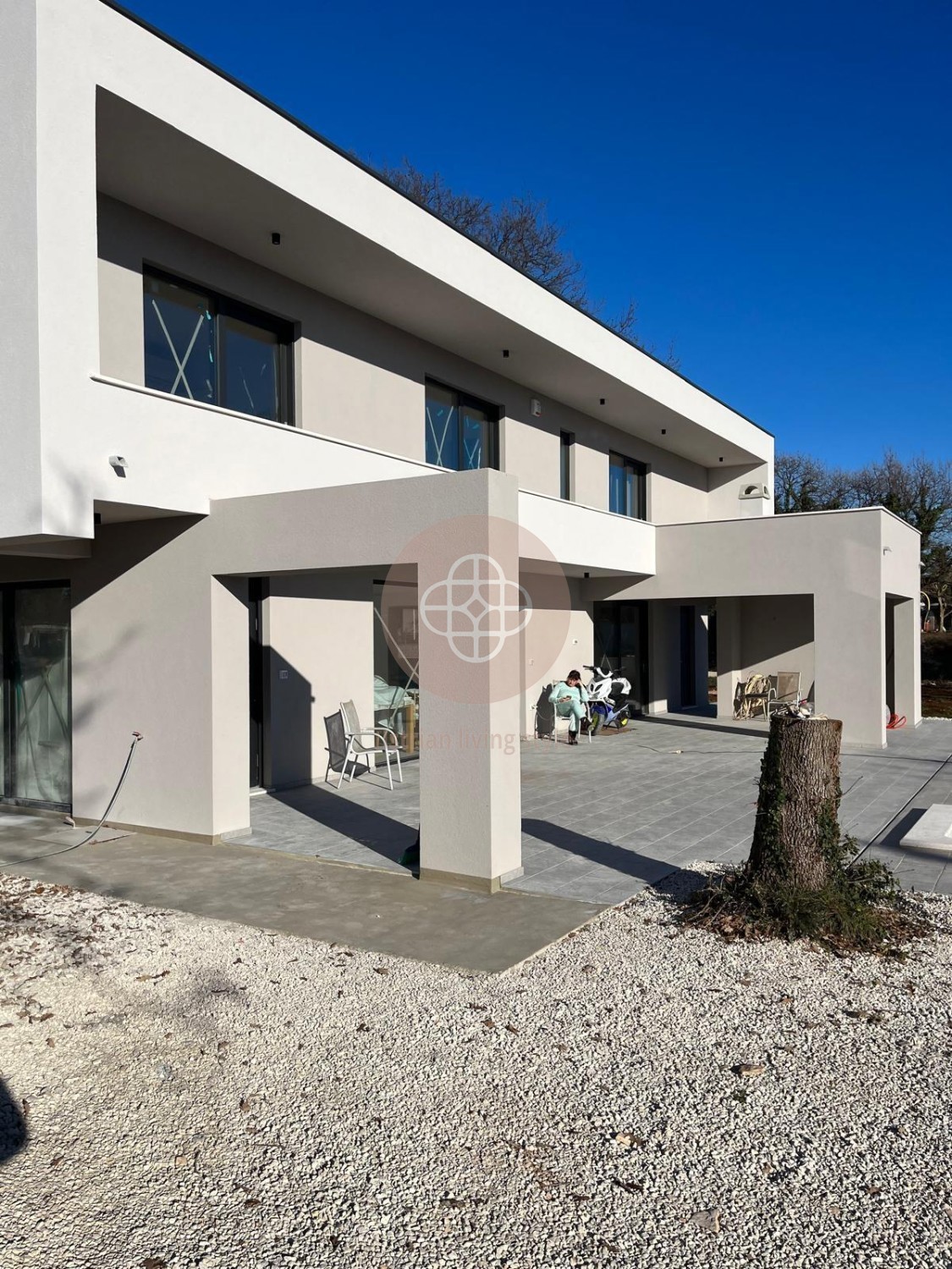 *Nuova costruzione* Villa elegante in posizione esposta alle porte di Pula
