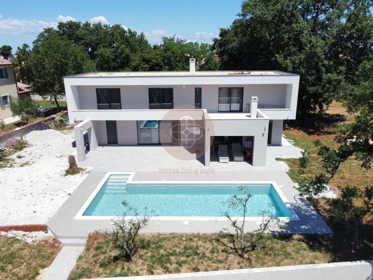*Nuova costruzione* Villa elegante in posizione esposta alle porte di Pula