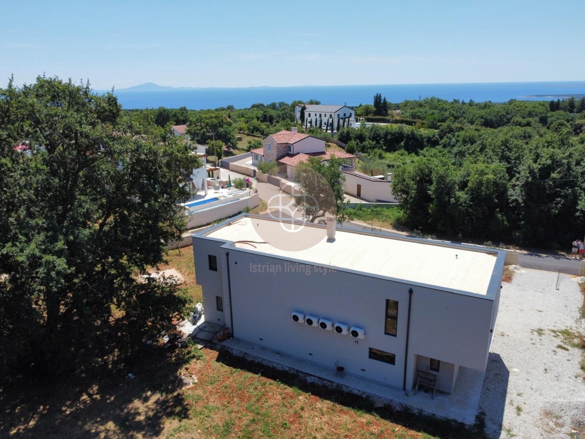 *Nuova costruzione* Villa elegante in posizione esposta alle porte di Pula