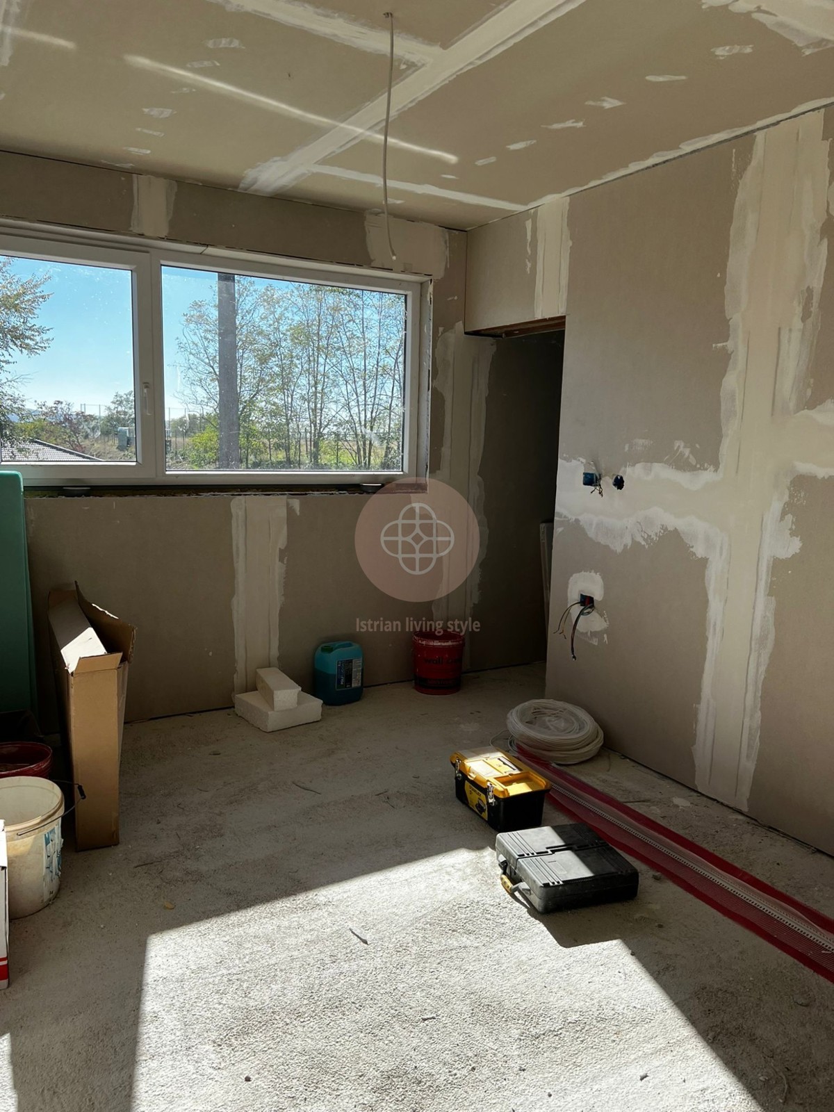 Elegante bungalow su un unico livello in fase di completamento – fine lavori prevista per 05/2026. OFFERTA TOP!