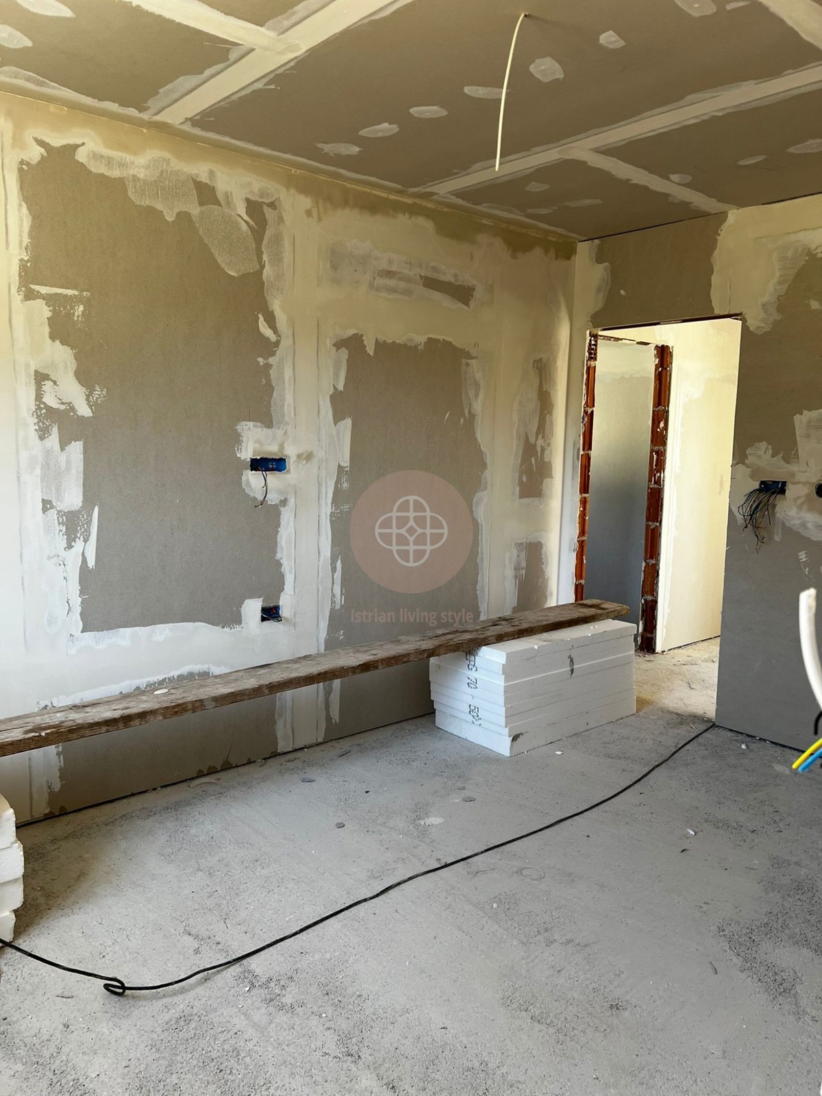 Elegante bungalow su un unico livello in fase di completamento – fine lavori prevista per 05/2026. OFFERTA TOP!