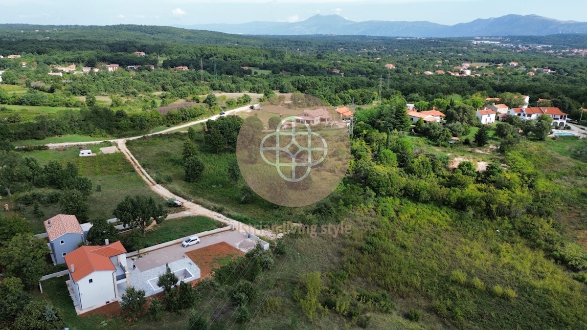 Casa vacanze intelligente con piscina in fase di completamento * Vista da sogno sulla valle di Rasa