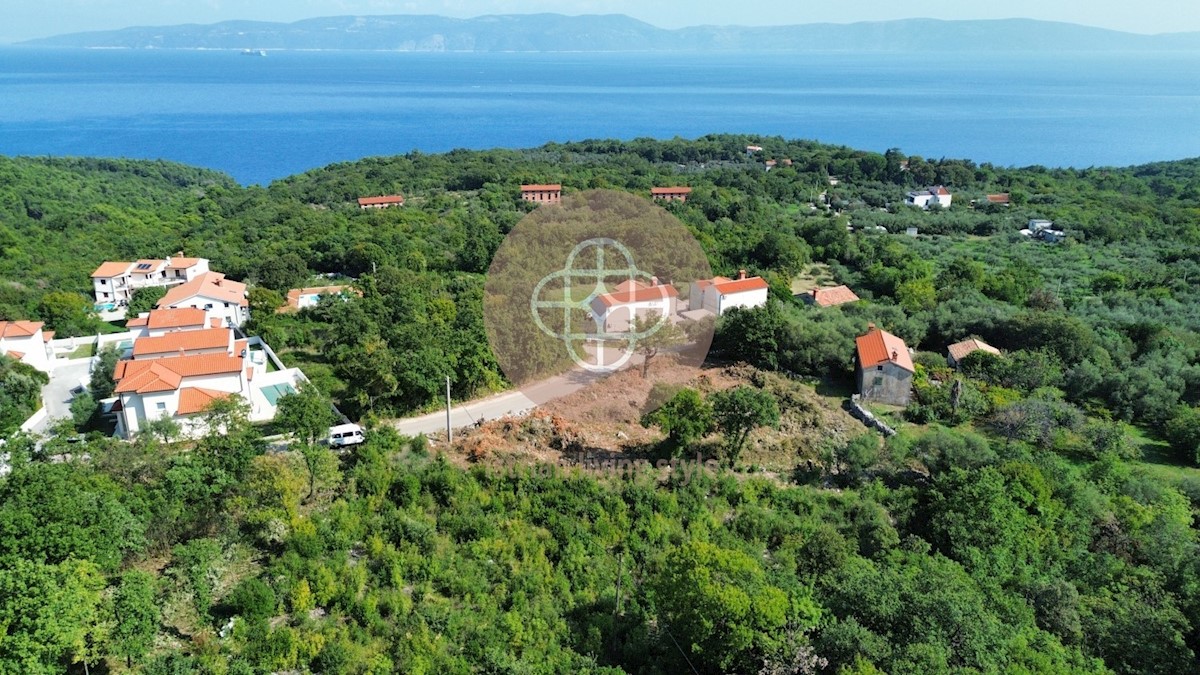 Eccellente proprietà sul mare in una posizione ricercata nell'Istria orientale