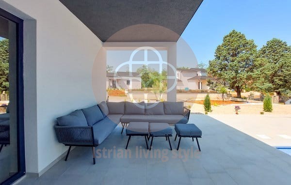 Bungalow chic di nuova costruzione in fase di completamento