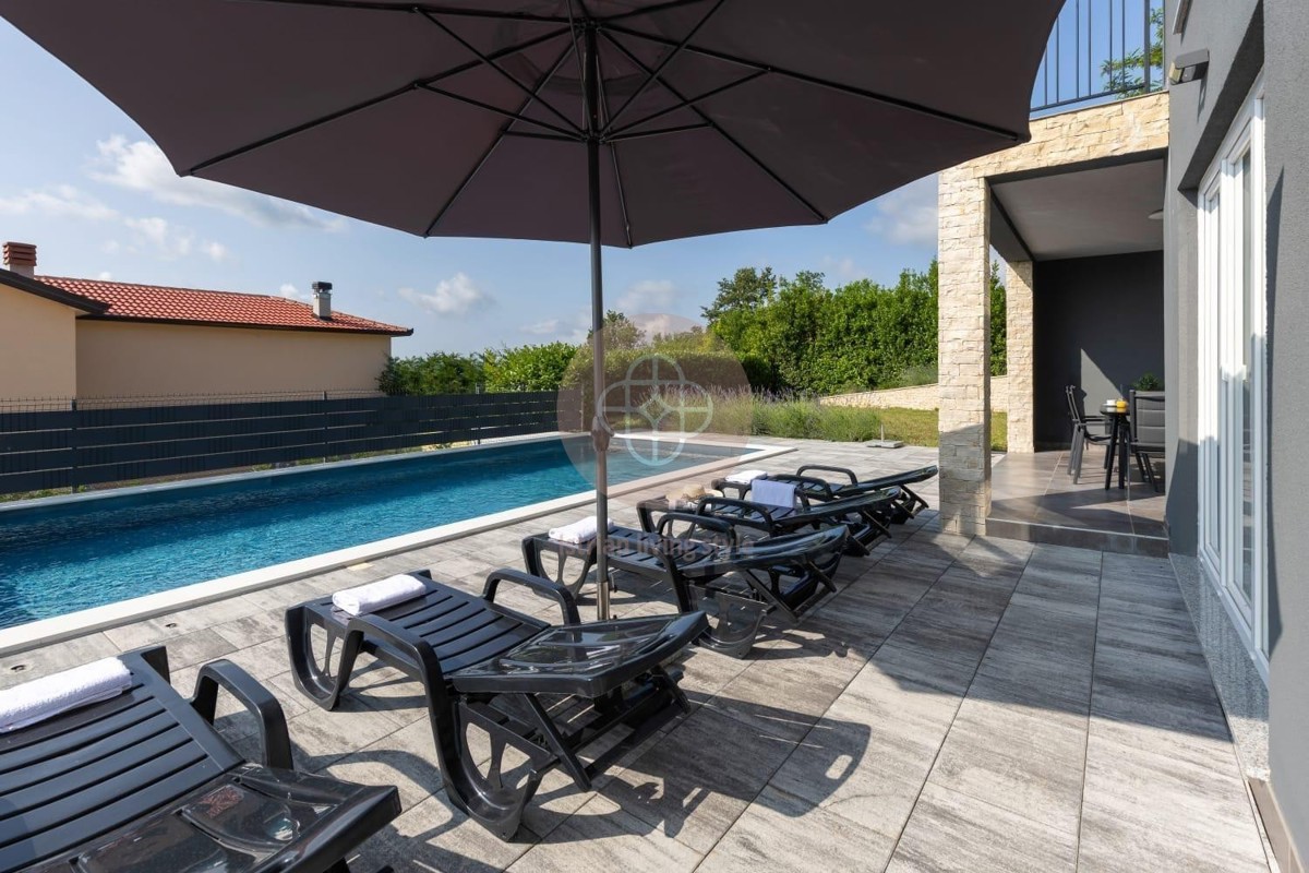 Vista da sogno sul RasaTal *Nuovo edificio con vista*.