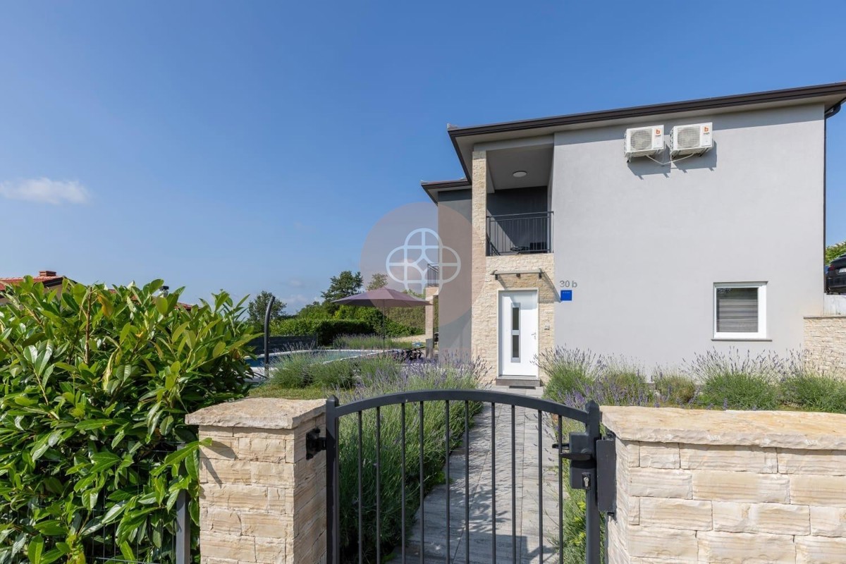 Vista da sogno sul RasaTal *Nuovo edificio con vista*.