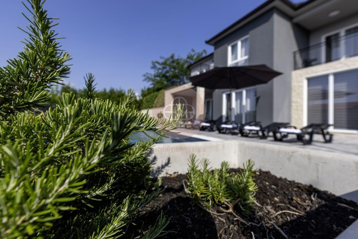 Vista da sogno sul RasaTal *Nuovo edificio con vista*.