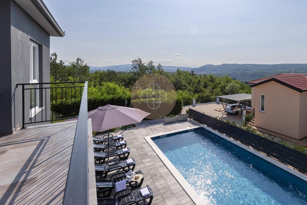 Vista da sogno sul RasaTal *Nuovo edificio con vista*.