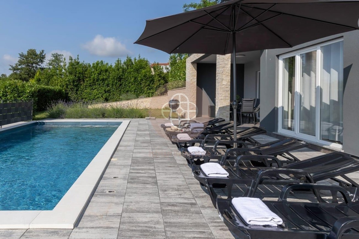 Vista da sogno sul RasaTal *Nuovo edificio con vista*.