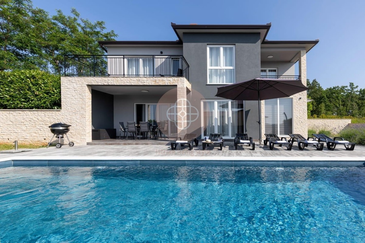 Vista da sogno sul RasaTal *Nuovo edificio con vista*.