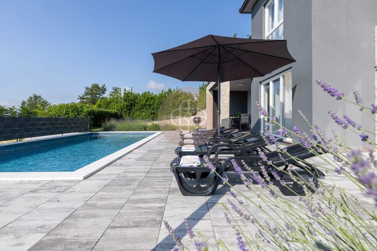 Vista da sogno sul RasaTal *Nuovo edificio con vista*.