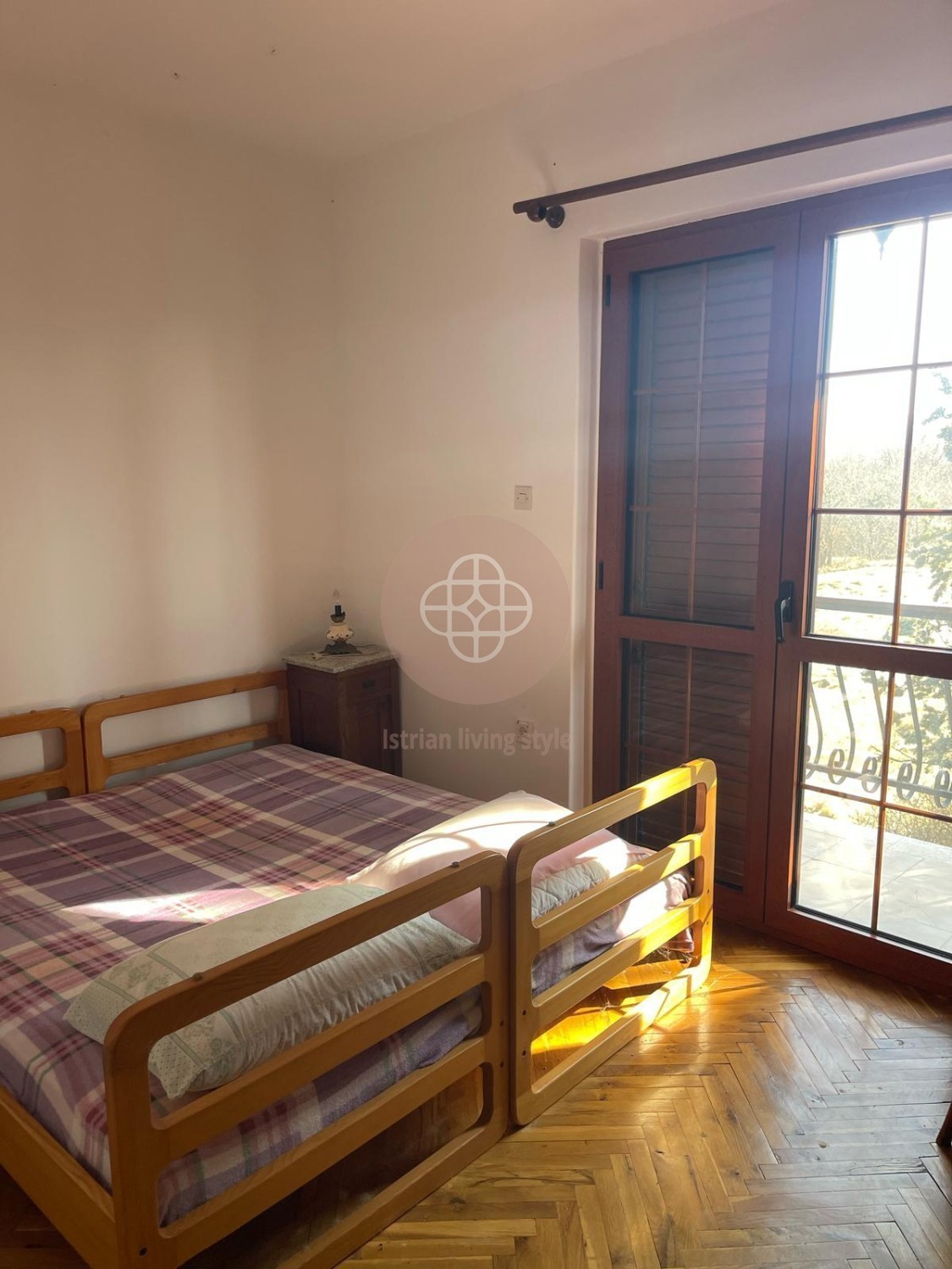 Casa rustica indipendente con ampio giardino, fienile e cantina