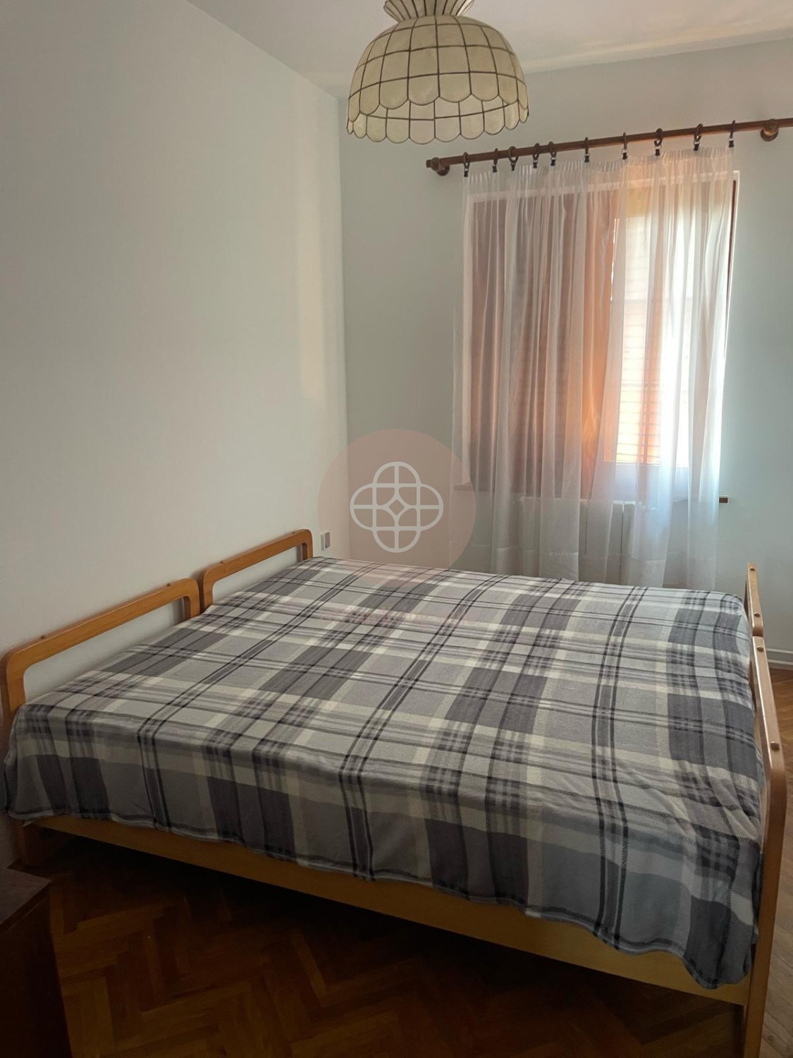 Casa rustica indipendente con ampio giardino, fienile e cantina