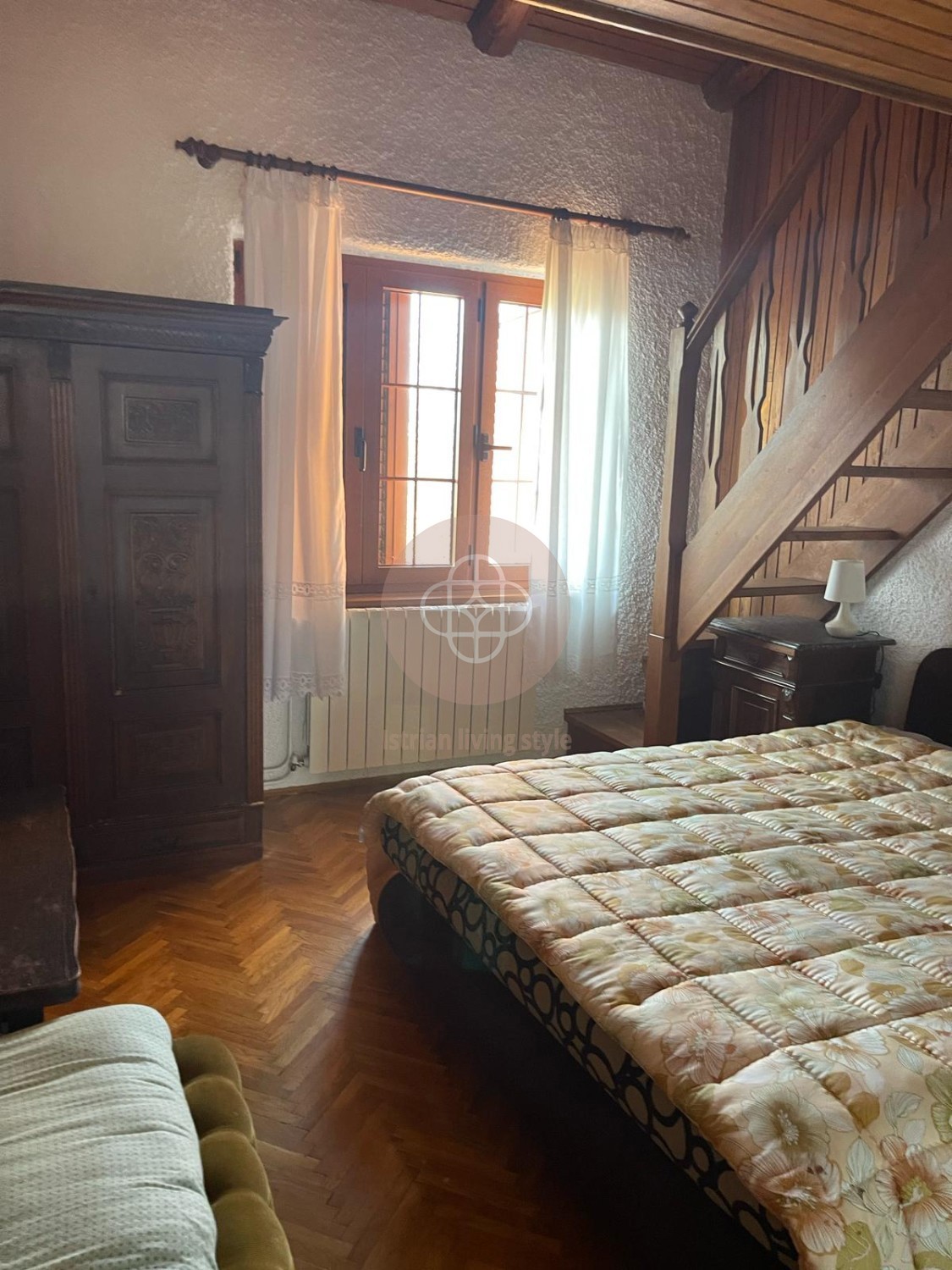 Casa rustica indipendente con ampio giardino, fienile e cantina