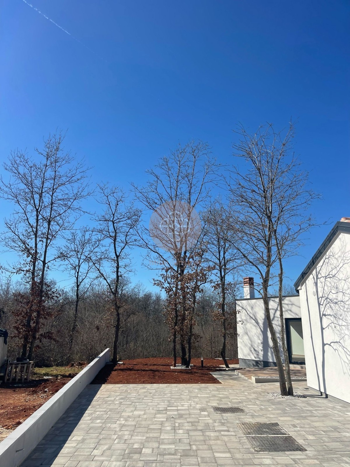 Elegante bungalow con piscina immerso nel verde per chi cerca pace e tranquillità