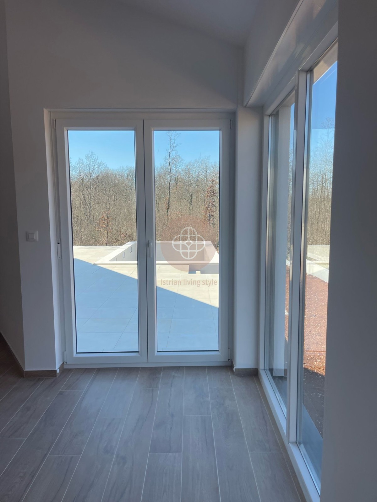 Elegante bungalow con piscina immerso nel verde per chi cerca pace e tranquillità