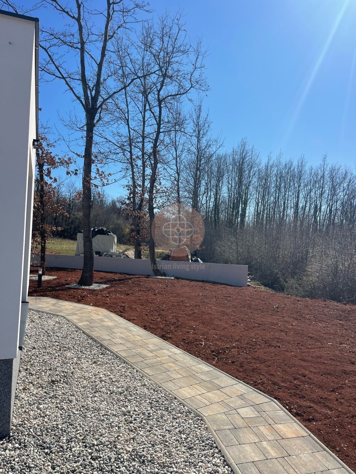 Elegante bungalow con piscina immerso nel verde per chi cerca pace e tranquillità