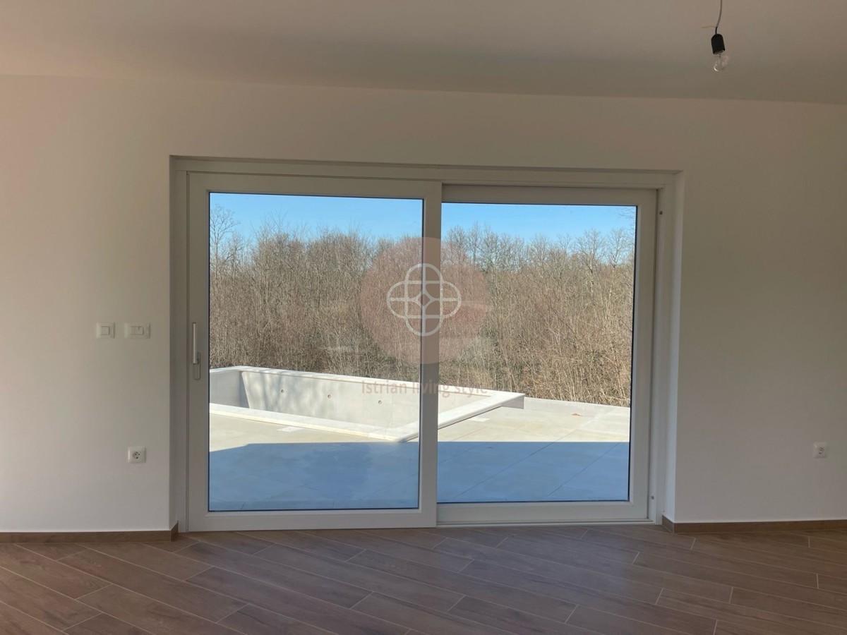 Elegante bungalow con piscina immerso nel verde per chi cerca pace e tranquillità