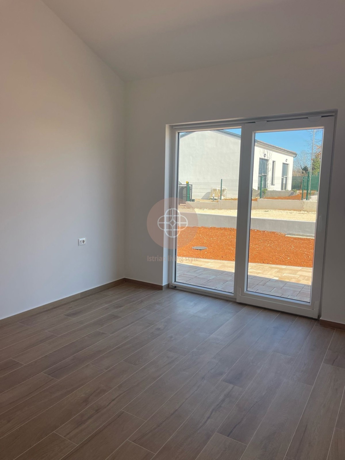 Elegante bungalow con piscina immerso nel verde per chi cerca pace e tranquillità