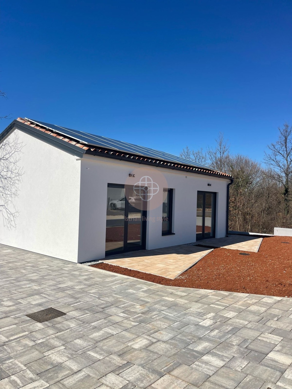 Elegante bungalow con piscina immerso nel verde per chi cerca pace e tranquillità
