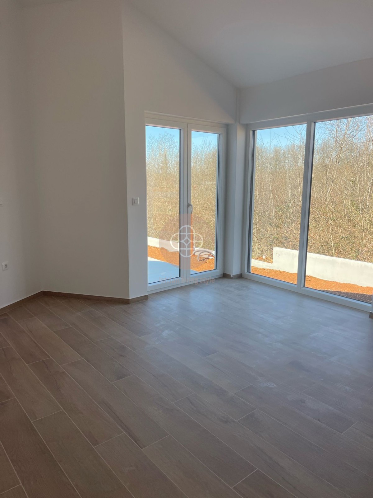 Elegante bungalow con piscina immerso nel verde per chi cerca pace e tranquillità